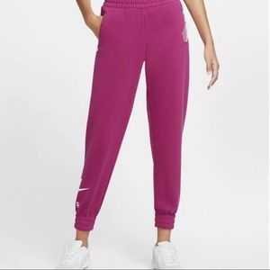 NWT Nike Sportswear Essential Women’s Pink Fleece Jogger Pants 7/8 New